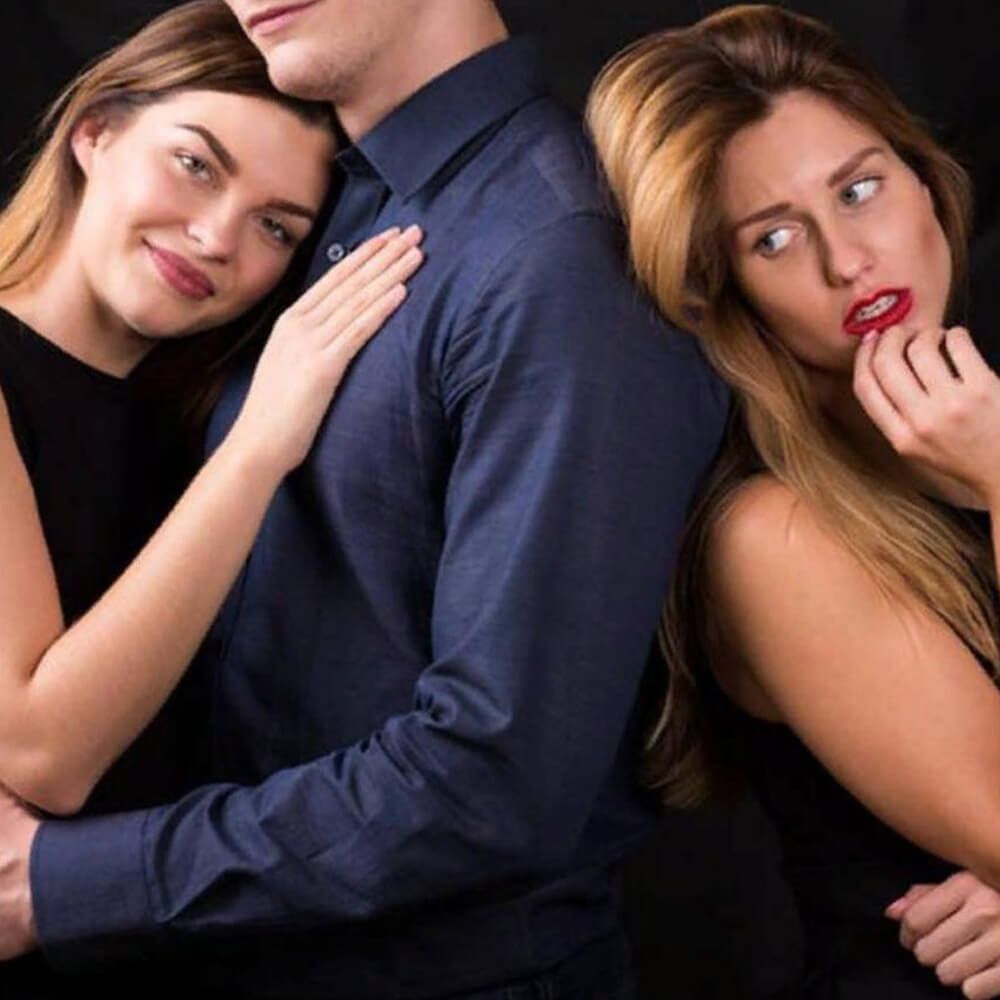 Как отбить парня у другой девушки?